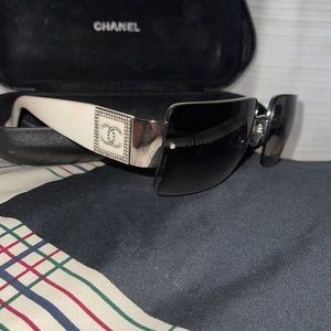 CHANEL sunglasses